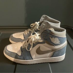 Air Jordan 1 Retro High OG ‘Hyper Royal’